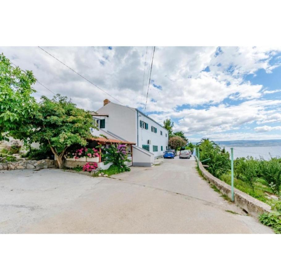 Maris Apartment Omis Exterior photo